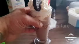 EASY VEGAN AND NON VEGAN MILKSHAKES
