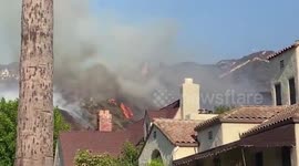 Brush fire in California breaks out close to city of Glendale