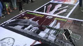 Thai protesters hold art show rally while 'minions' mock royalists