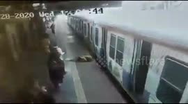 Alert constable saves life of a woman after she falls off a running train in Mumbai
