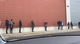 UK panic buying! Massive queue forms at Costco as England lockdown looms