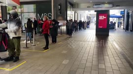 Last-minute shoppers queue at shopping centre in London ahead of second lockdown