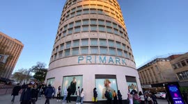 Shoppers make last-minute dash for non-essential goods in Bristol before England locks down again