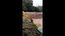 Dam ready to burst in Perez Zeledon, Costa Rica due to Hurricane ETA