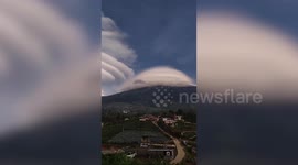 Rare UFO clouds form over mountains in Indonesia (alternative angle)