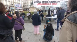 Trabajadores del rastro de Madrid se manifiestan por la reapertura del 50% de sus negocios
