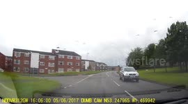 Taxi Driver distracted