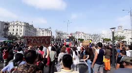 Peru: Hundreds Continue Protesting Impeachment Of Martín Vizcarra In Central Lima 6