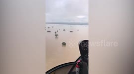 Rescuers in Philippines search for Typhoon Vamco flood survivors