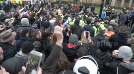 Scuffles in Bristol as Police arrest 14 at anti-lockdown march: extended edit