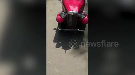 Sinophobe man builds vintage toy car for daughter from scratch in western India