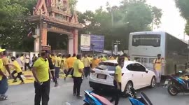 Thailand: Pro-Democracy Protesters And Royalists Clash Near Parliament In Bangkok 2