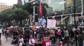 Thousands rally in Bangkok, day after dozens injured in clashes