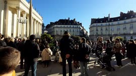 Hundreds of catholics gather in Nantes in favor of churches reopenning