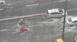 Watch as flood water surges down the busy roads of Panama City during Hurricane Iota