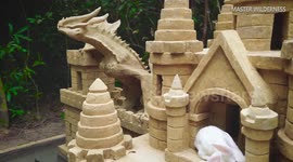 Upgraded from 1000 bricks castle to Build Pleco Fish Pond under the1000 mud bridge connecting