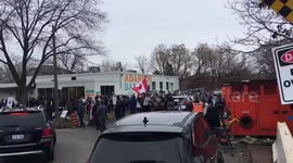 Canadian restaurant ignores lockdown restrictions, locals rush for BBQ fix