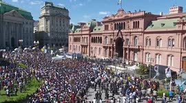 Thousands of Argentina fans say emotional farewell to Diego Maradona