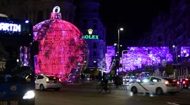 Madrid enciende la Navidad con 10 millones de luces