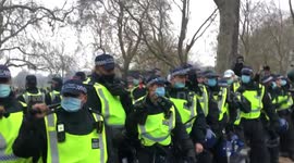 Angry stand-off between anti-lockdown protesters and police in London's Hyde Park