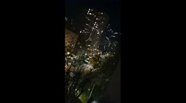 Feu d'artifices dans une cité