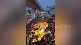Large crowds and inflatable ducks at latest Bangkok protest