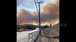 US: Orange County, CA Sky Filled With Smoke Due To Bond Fire 2