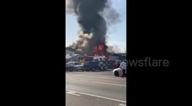 US: 4-Alarm Fire At Commercial Building In San Jose Industrial Area, CA 2
