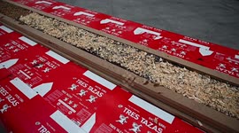 Master chocolatier creates world's longest turron in Madrid
