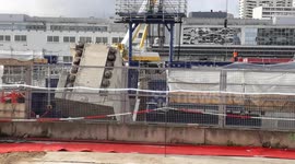 A pillar collapsed on the R.E.R parisian railroad. Images of the 5dec2020.