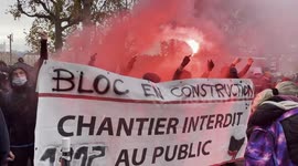 France police security bill: Tear gas and water cannon deployed against protesters in Lyon