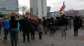 Hundreds hold anti-lockdown protest in Manchester, UK