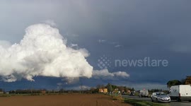 strange thing (cloud)