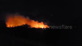 US: Perkin Fire Erupts Near Ventura Auto Center In California 3