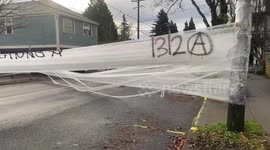 US: Protesters Put Up Barricades At “Red House” In Portland, OR