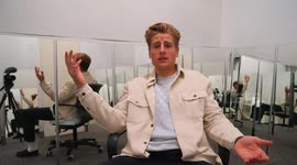 Londoner conducts psychological experiment on himself in room of mirrors
