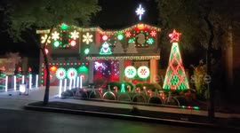 US family turns home into incredible Christmas light show