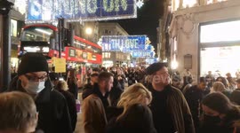 UK orders shops to close, cancels holiday mixing in London