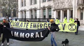 Protests as Supreme Court gives go-ahead for Heathrow third runway