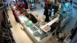 Burqa-clad women use children to steal jewellery worth thousands out of shop counter in India