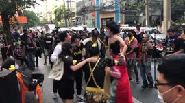 Thai protesters converge on police station after arrests of activists