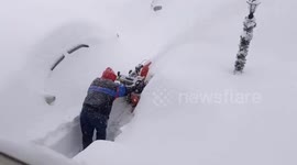 US: State Emergency Issued In New York As Winter Storm Gale Dumps Heavy Snow 2