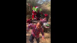 Arizona kids get absolutely petrified by the Grinch