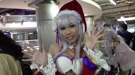 Thai cosplayers spread Christmas cheer