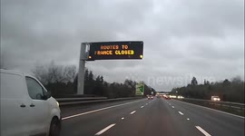 UK travel ban: 'Routes to France closed' messages appear on A2 in Dartford, Kent