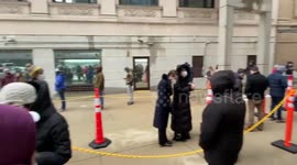 Americans line up for COVID-19 tests ahead of Christmas