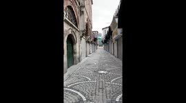 Busy Istanbul streets are quiet due to Turkish lockdown but tourists roam free