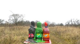 YouTuber makes gooey chemical rainbow out of coloured elephant toothpaste