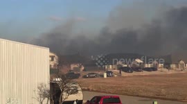Oklahoma City fire erupts from grass, spreads to nearby apartments