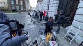 The moment Larry the cat caught a pigeon at Downing Street